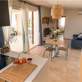 2 bedroom villa with infinity pool, near Alcamo, sleeps 4-5